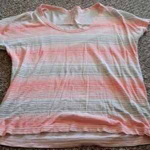 Old Navy t shirt